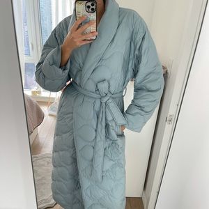 Aritzia down coat, size s